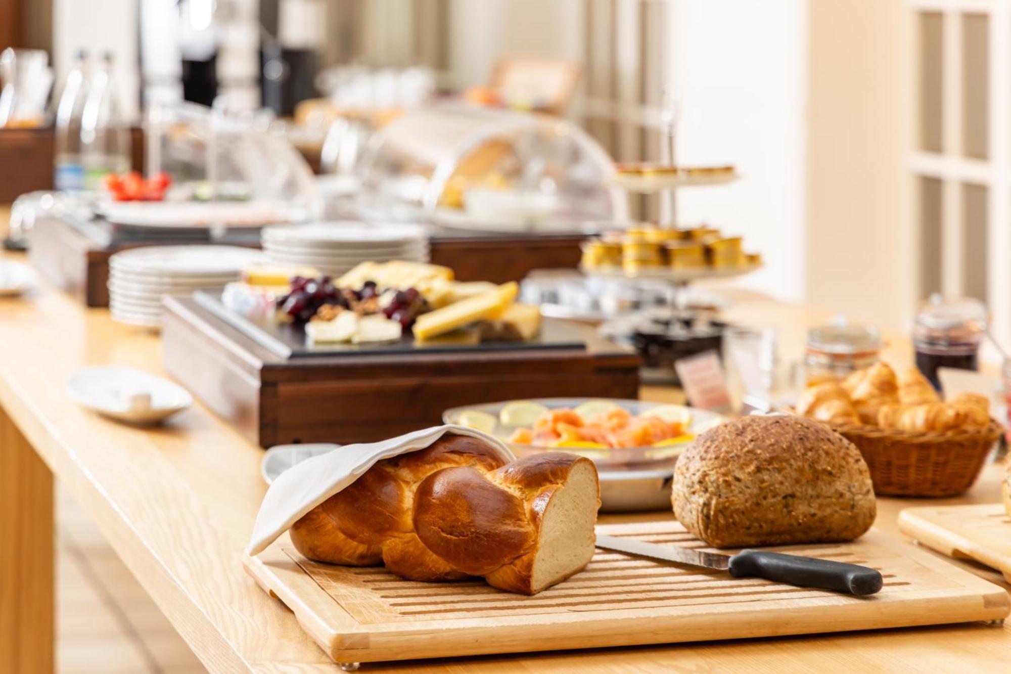 Romantik Hotel & Restaurant Sternen Kriegstetten Екстериор снимка